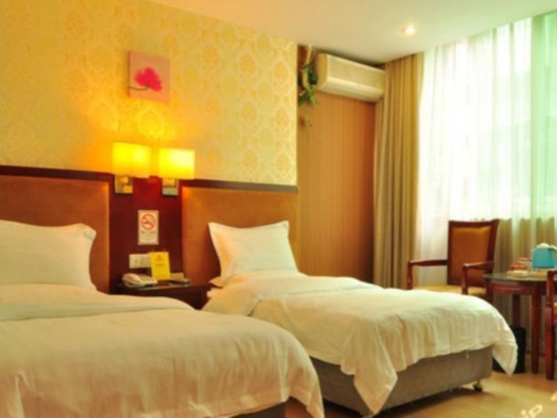 Kaiserdom Zhonghua Plaza Hotel Guangzhou Bagian luar foto